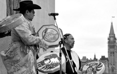 Chief Roger Williams (left) at the the Supreme Court of Canada (Photo: Pei-Ju Wang)